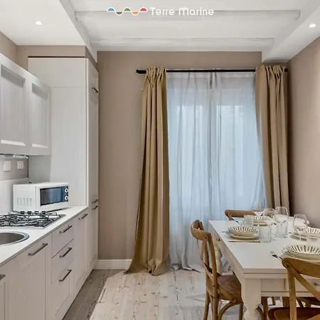 Del Golfo, Terremarine 아파트 *